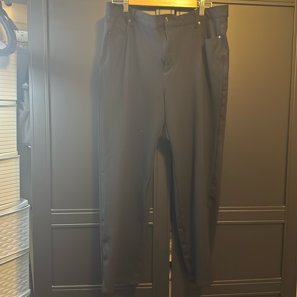 Gloria Vanderbilt size 20W Slimming effect pants